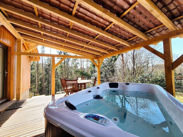 Bain à remous extérieur