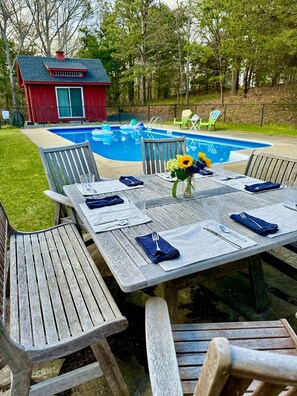 Poolside dining