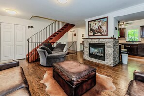 From sunrise coffees on the balconies to cozy evenings by the fireplace—find your peace in this cottage haven.