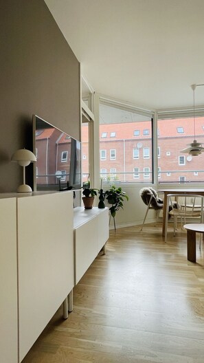 Dining Room, Living Room