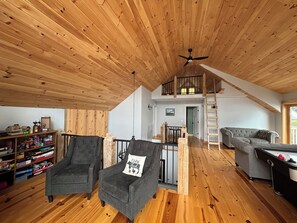 Upper floor & loft