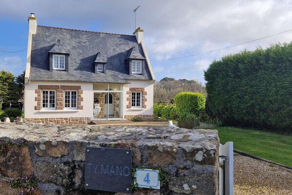 Holiday Home Exterior [summer]