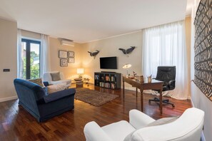 Autumn, Living Room, Spring, Summer