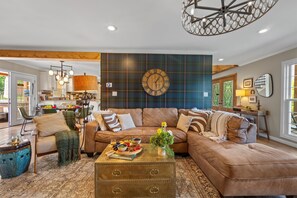 Sink into vacation mode! Plush sofas, valley views, and space for everyone to truly unwind. Even teenagers approve!