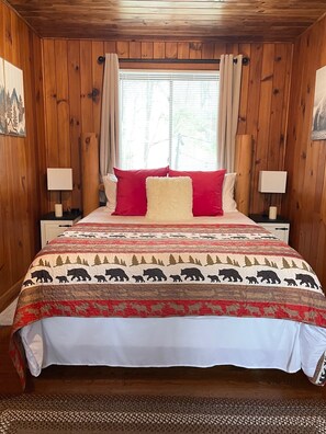 One bedroom with queen size bed. Each nightstand had USB plug ins.