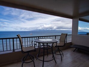 Dining on Lanai