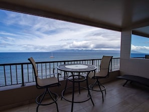 Dining on Lanai