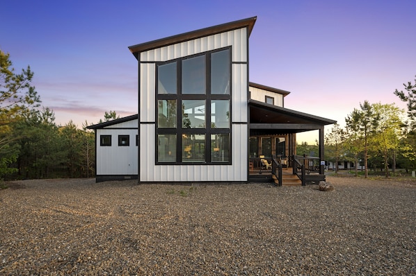 Good Day Sunshine! Sleeps 14!