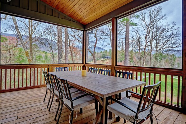 Outdoor dining