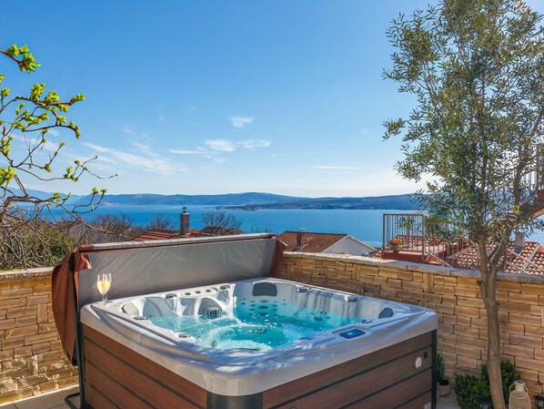 Bain à remous extérieur