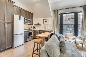 Studio Interior | Free WiFi | Smart TV (No Cable) | Central A/C