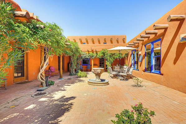 Las Cruces Vacation Rental | 3BR | 2.5BA | 2,850 Sq Ft | 1 Step to Enter