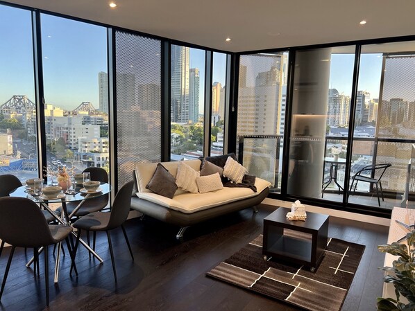 Living/Dining Area