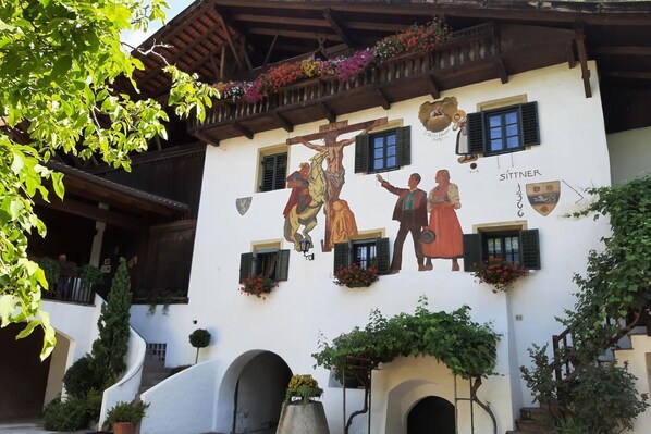 Außenseite Ferienhaus [Sommer]