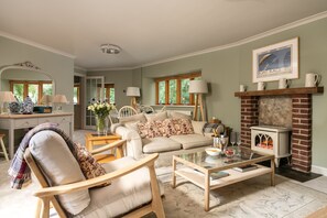 Spacious and comfortable living/dining area.