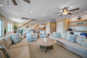 Living Room | 3407 Palm Blvd, Isle of Palms, SC | IOP Escapes
