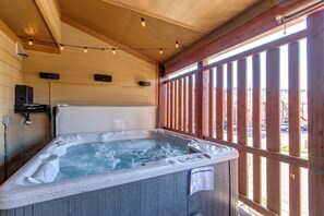 Bain à remous extérieur