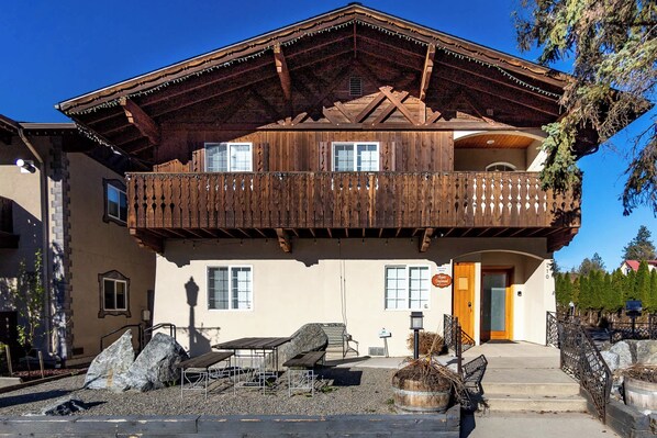 Snowcreek Cedar ADA Suite lower right