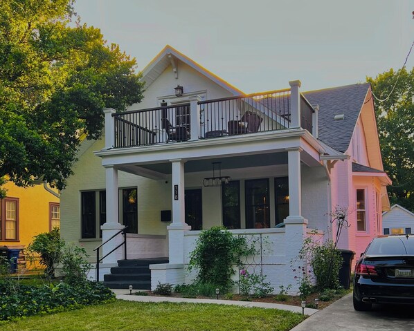 Rooftop veranda and covered front porch 