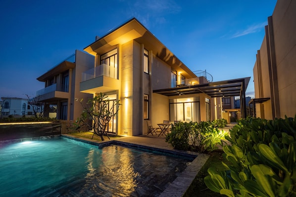 Beach-front villa with private jacuzzi pool