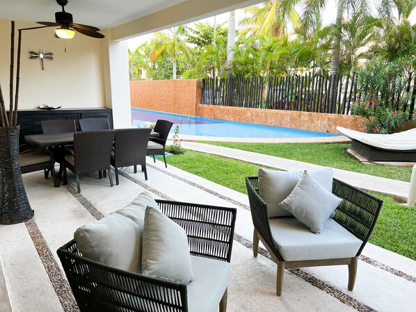Outdoor dining