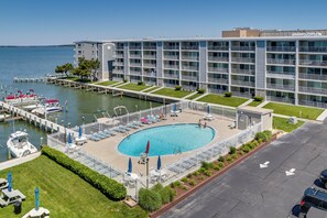 Thunder Island | Community Amenities | Outdoor Pool | Boat Dock & Slips