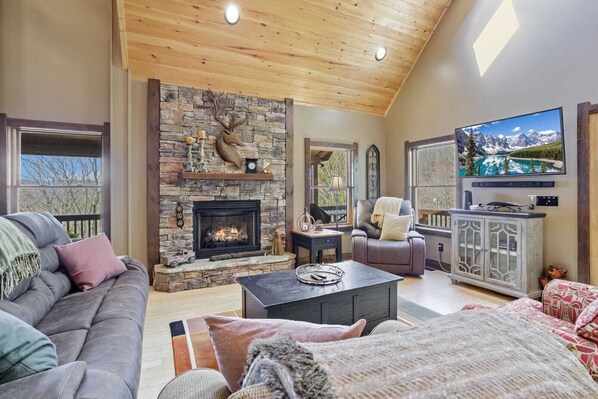 Welcome to Fox Mountain Lodge!