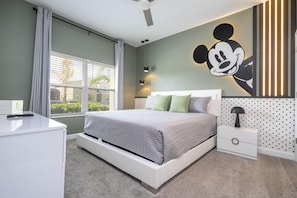 1st Floor Mickey Room (King Size Bed)