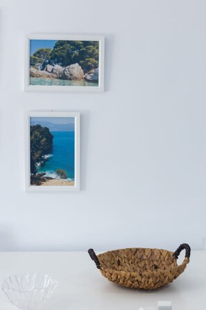 Dining area details