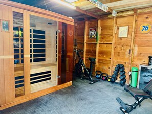 IR Sauna / Exercise Bike with Large Screen / Free weights