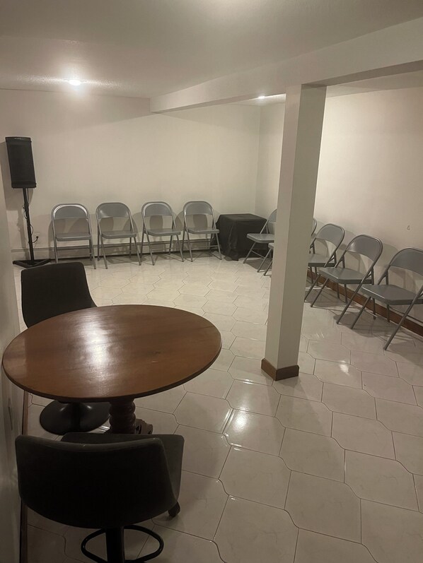 Meeting facility