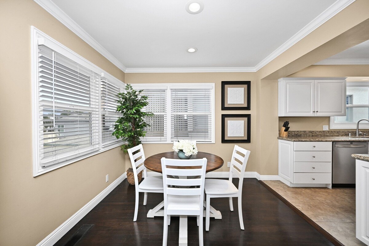 Charming home in Corona Del Mar near everything
