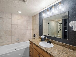 Bathroom / Jetted Tub / Shower