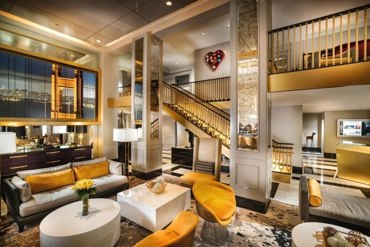 Deluxe King Room Near Geary Wine And Spirits SAN