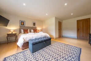 Peak Hall, Tittleshall: Master bedroom with 6' super-king size zip and link bed