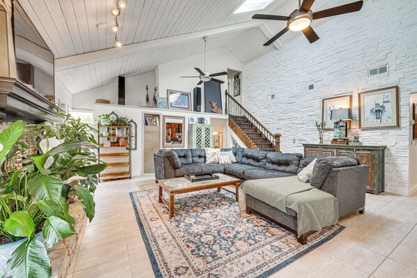 Orlando Vacation Rental | 4BR | 2BA | Steps to Access | 2,800 Sq Ft