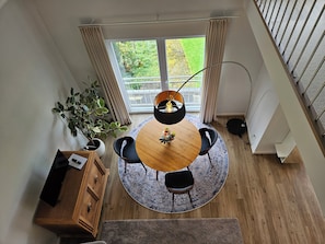 Ferienwohnung, 70m², 1-3 Pers-Blick von der Galerie in den offenen Wohnraum