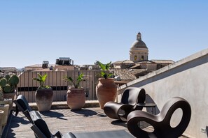 Balcony / Terrace / Patio
