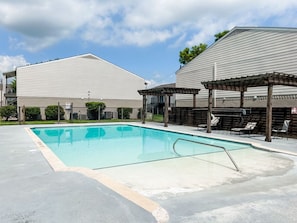 Pool hours are Tuesday-Sunday, 8 AM to 5 PM. The pool is closed on Mondays.