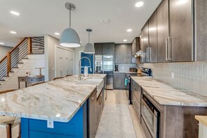 High end finishes throughout this beautiful kitchen