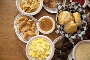 Enjoy one free dinner at Mama's Farmhouse with your reservation, as well as over a dozen other attractions!
