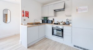 SPACIOUS KITCHEN AREA