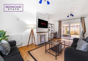 THE OPEN PLAN LAYOUT IS GREAT FOR QUALITY TIME OPEN PLAN LIVING SPACE