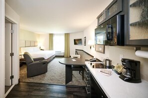 Unit with 1 King bed