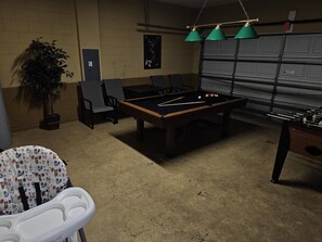 164CBWGameRoom