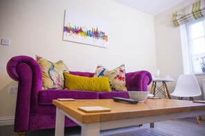 Living Room / Lounge