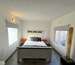 Queen Bed Room