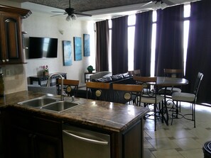 Kitchen. Dining