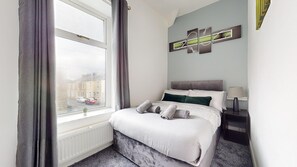 Bedroom 3 - Cosy, comfy and relaxing bedroom with small double bed