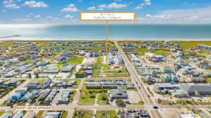 Double Barr is within walking distance to the beach, shops, fishing, and dining
